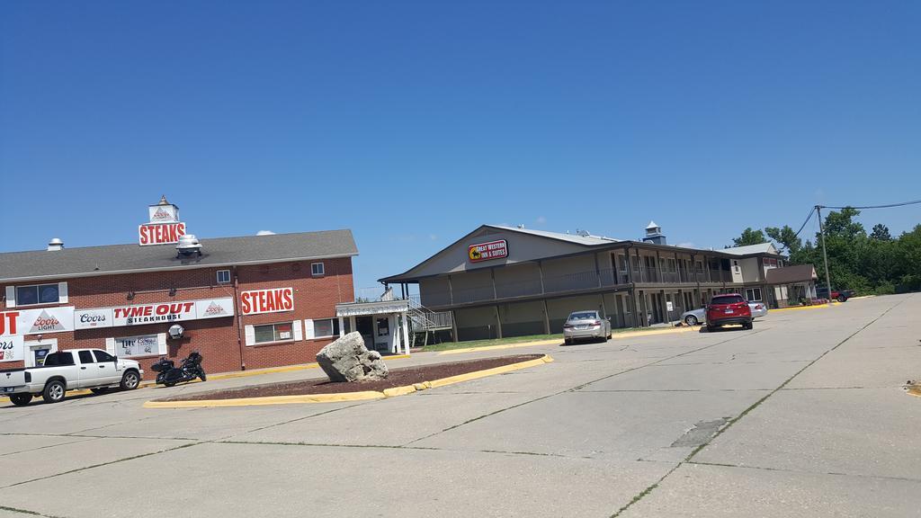 Great Western Inn Junction City Exterior photo